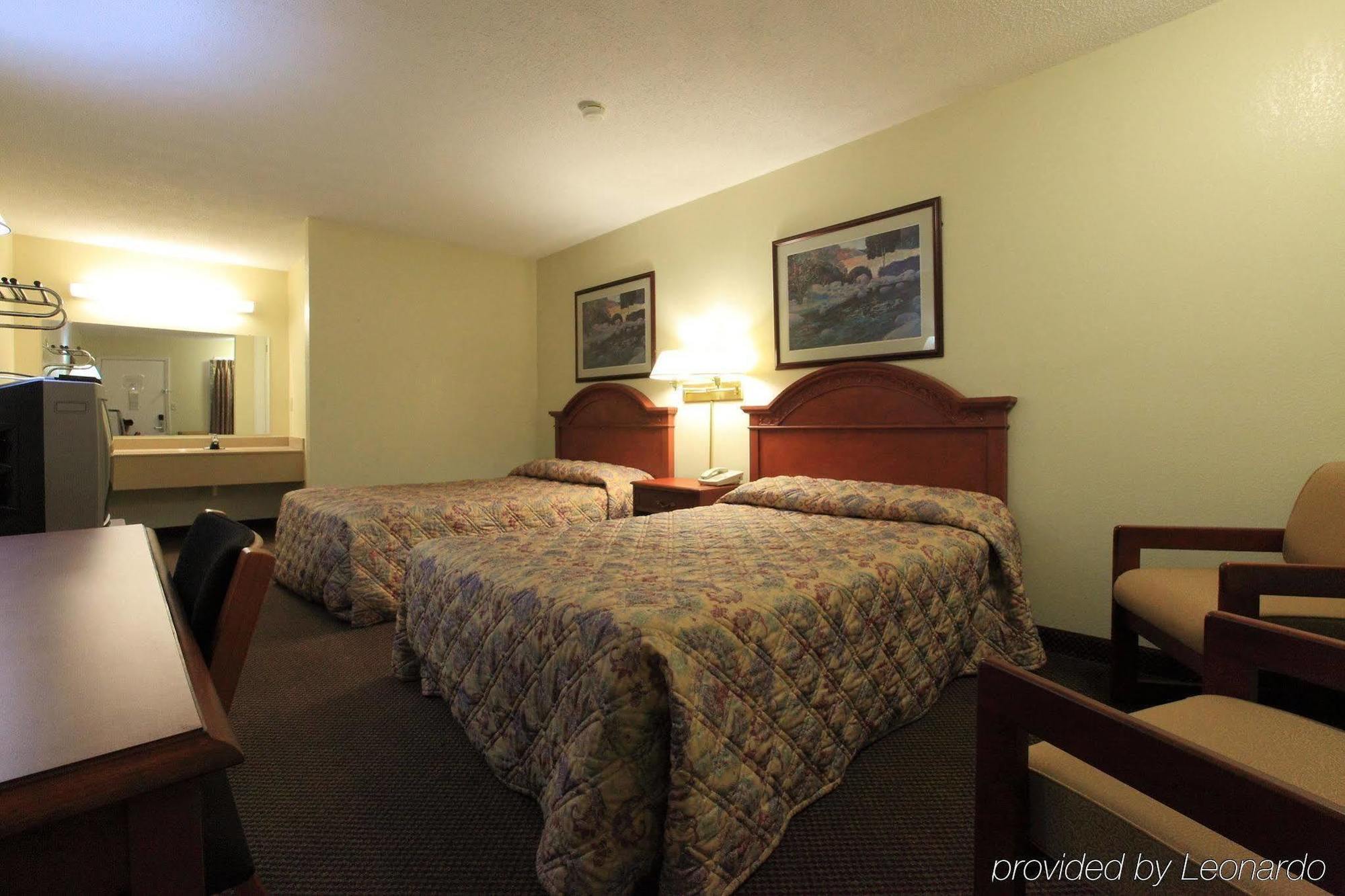 Executive Inn Indianapolis Room photo
